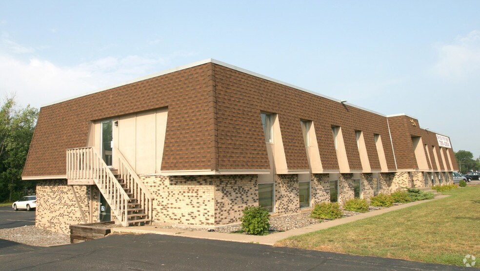 950 County Highway 10, Spring Lake Park, MN à louer - Photo du bâtiment - Image 2 de 6