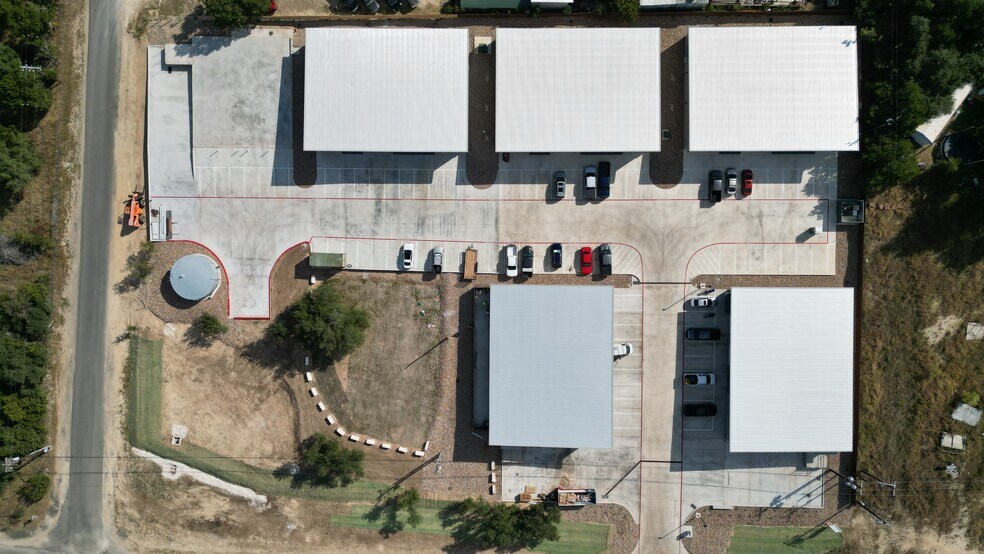 775 County Road 270, Leander, TX à louer - Photo du bâtiment - Image 3 de 8