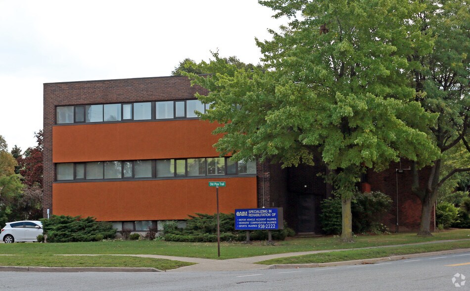 320 Vine St, St Catharines, ON for lease - Building Photo - Image 2 of 4