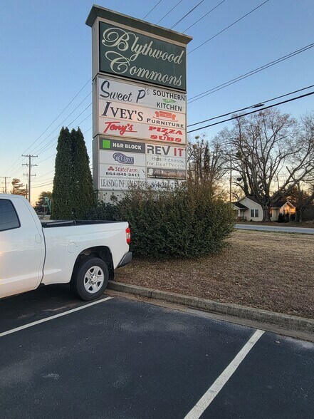 1614 Highway 86, Piedmont, SC à louer - Photo du bâtiment - Image 2 de 40