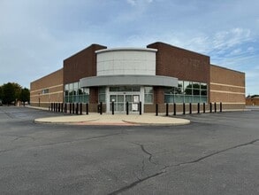 105 Golden Gate Plz, Maumee, OH for lease Building Photo- Image 1 of 1