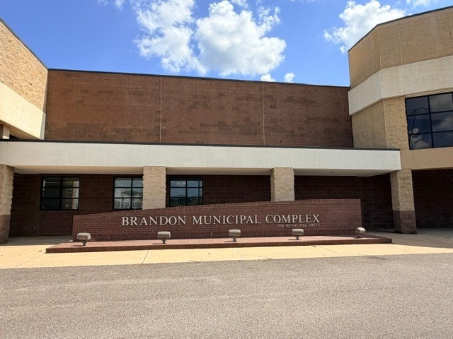 912 Municipal Dr, Brandon, MS for lease - Building Photo - Image 3 of 16