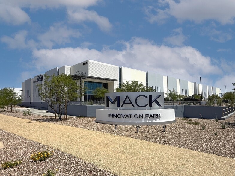 23555 N 7th Ave, Phoenix, AZ à louer - Photo du bâtiment - Image 1 de 7