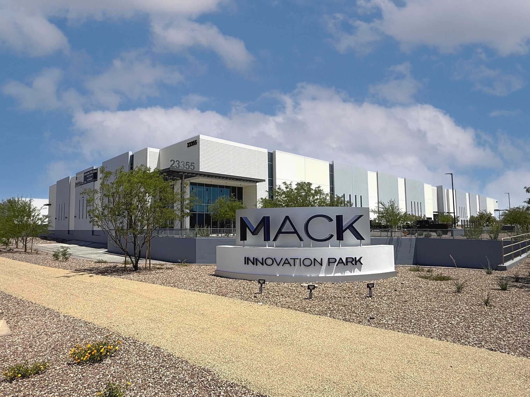 23555 N 7th Ave, Phoenix, AZ à louer Photo du bâtiment- Image 1 de 8