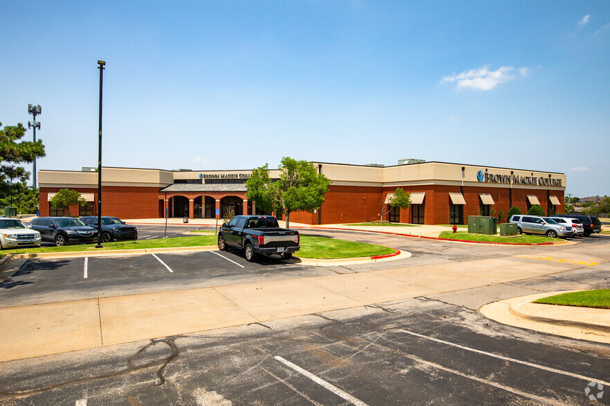 7101 NW Expressway, Oklahoma City, OK à vendre - Photo du bâtiment - Image 1 de 1