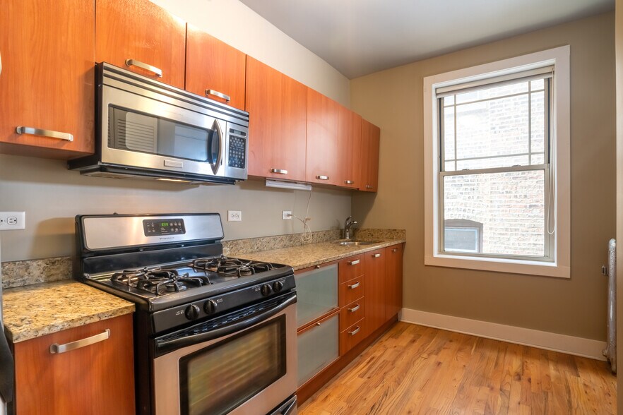 1370 W Wilson Ave, Chicago, IL à vendre - Photo du bâtiment - Image 3 de 6