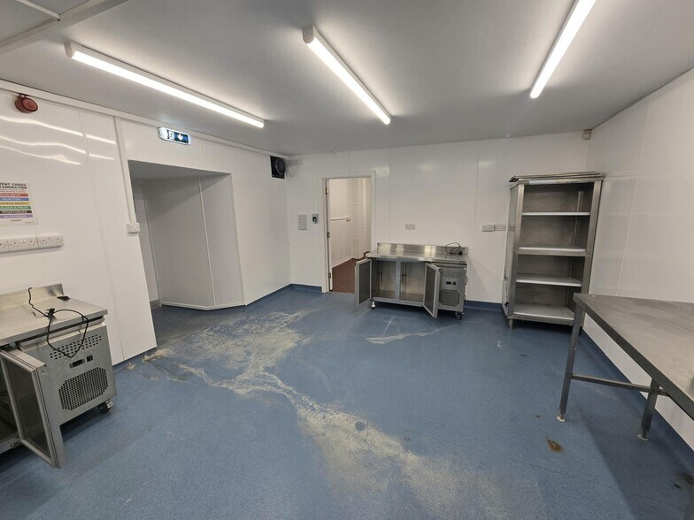 Bank St, Bishops Waltham à louer - Photo du bâtiment - Image 3 de 12