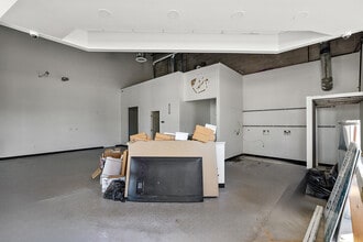 311 W University Dr, Rochester, MI for sale Interior Photo- Image 2 of 14