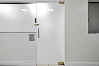 1940 Harrison St, Hollywood, FL à louer Photo intérieure- Image 1 de 10