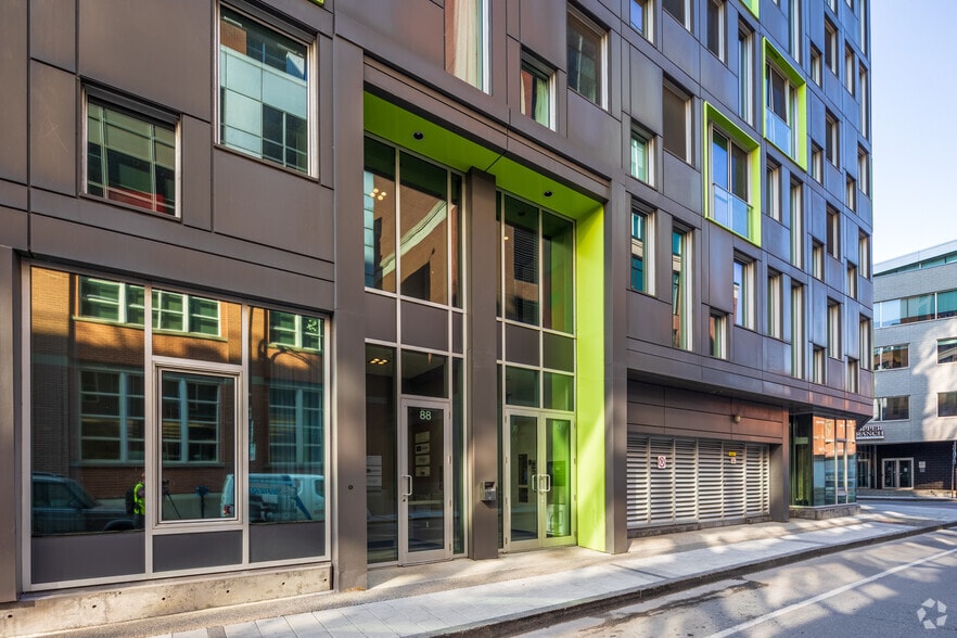 88 Rue Prince, Montréal, QC à vendre - Photo du bâtiment - Image 3 de 3