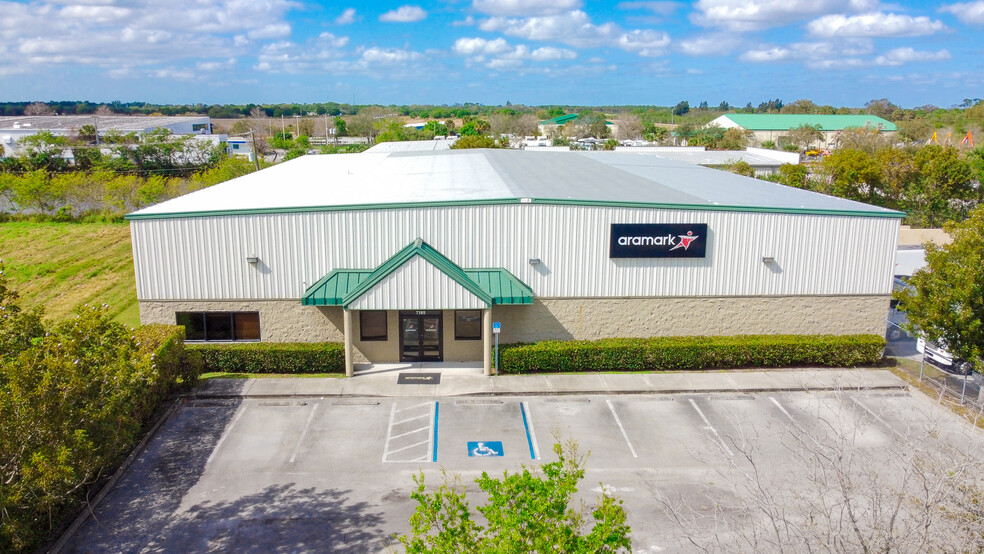 7385 Commercial Cir, Fort Pierce, FL à vendre - Photo du b timent - Image 1 de 1