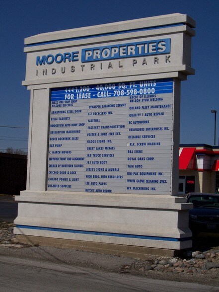 9003-9011 Odell Ave, Bridgeview, IL à louer - Photo du bâtiment - Image 2 de 2