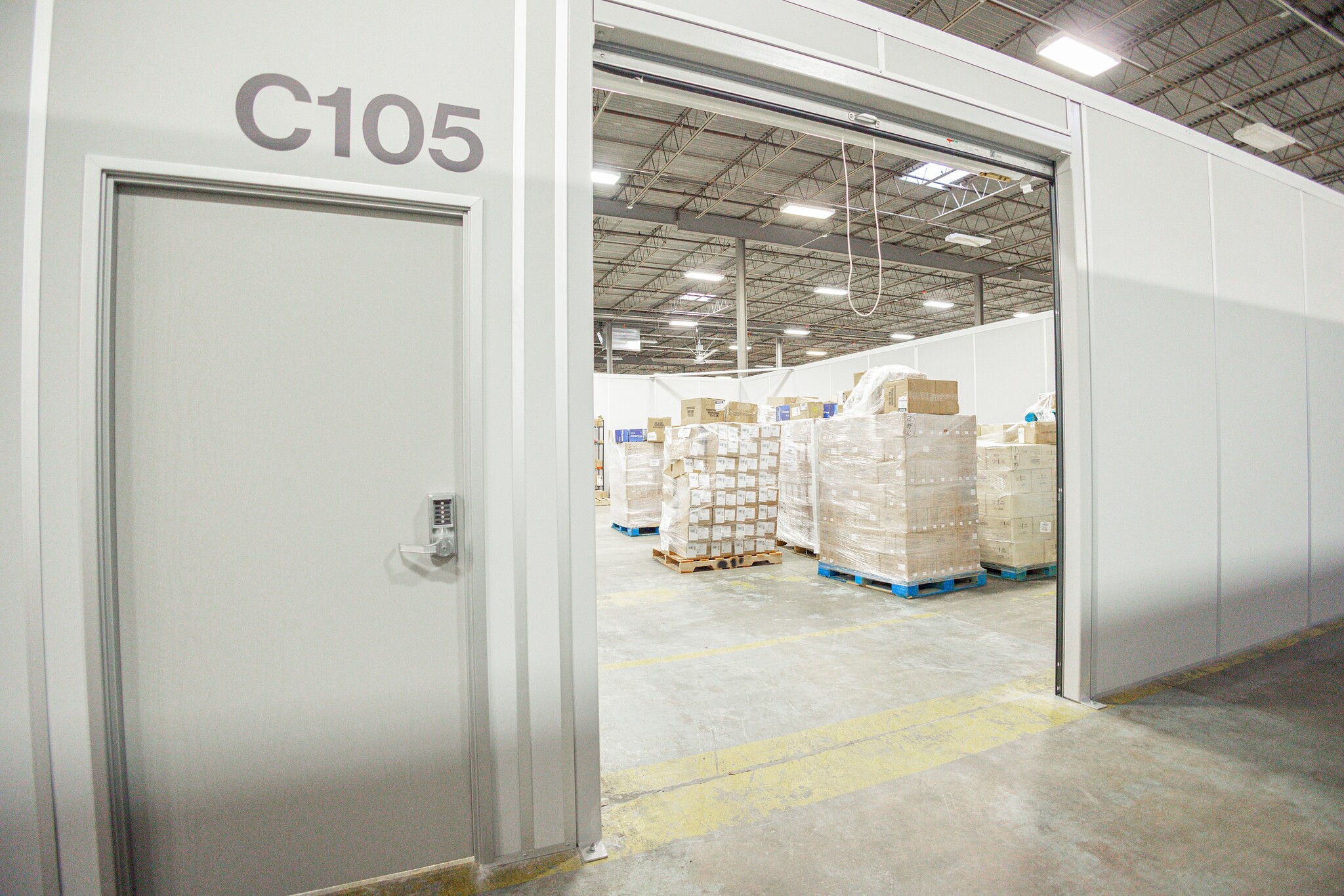 4900 Calvert St, Dallas, TX for lease Primary Photo- Image 1 of 8