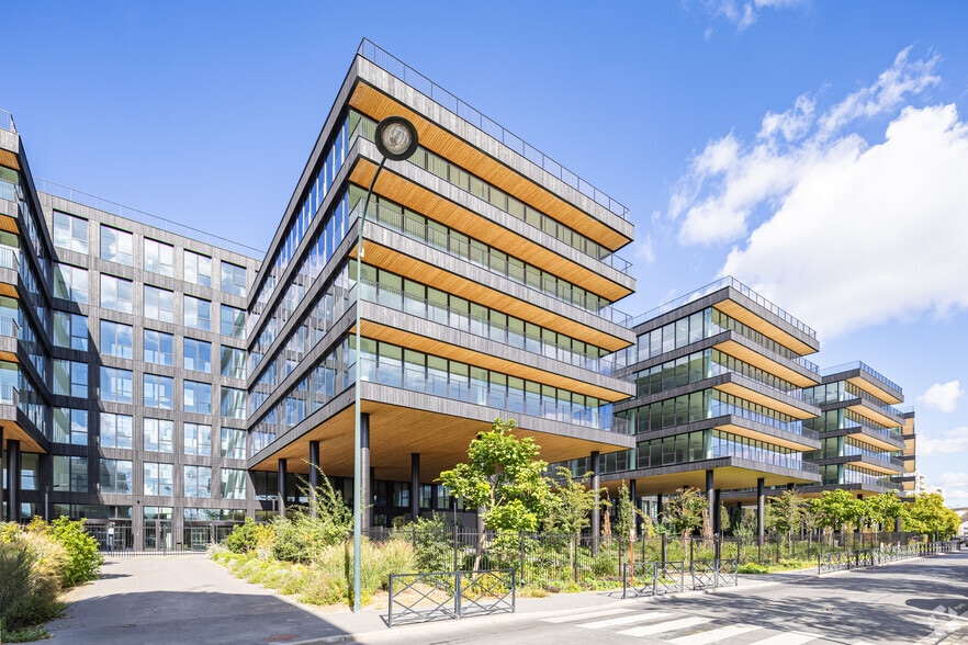 1-7 Rue Pierre Bérégovoy, Clichy for lease - Primary Photo - Image 1 of 19