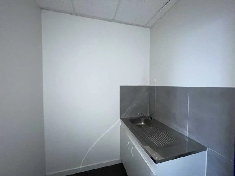 5 Rue Gorge De Loup, Lyon for lease - Interior Photo - Image 3 of 16