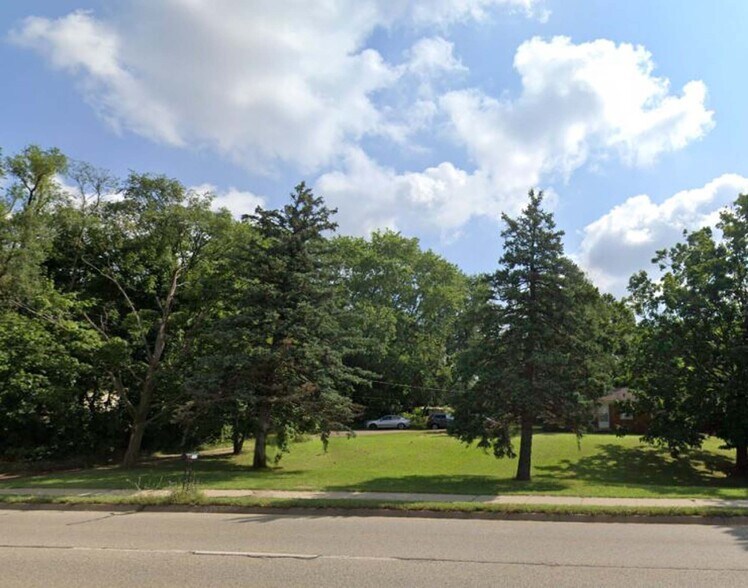 1913 S Drake Rd, Kalamazoo, MI à vendre - Photo du bâtiment - Image 3 de 4