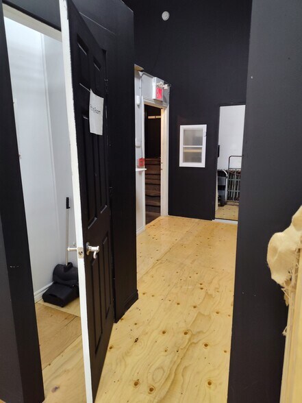 474 Queen St W, Toronto, ON à louer - Photo intérieure - Image 2 de 10