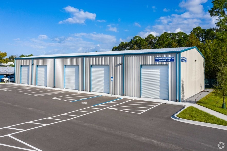 6596 Columbia Park Dr, Jacksonville, FL for lease - Building Photo - Image 3 of 7