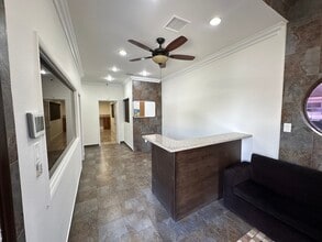 2950 E Flamingo Rd, Las Vegas, NV for lease Building Photo- Image 2 of 18