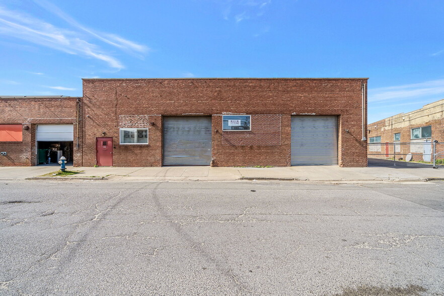 111 Madison Ave, Hempstead, NY for sale - Building Photo - Image 2 of 19