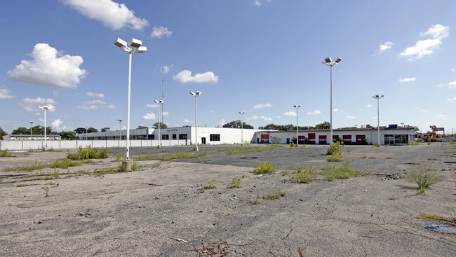 More details for 10550 W 8 Mile Rd, Ferndale, MI - Industrial for Sale