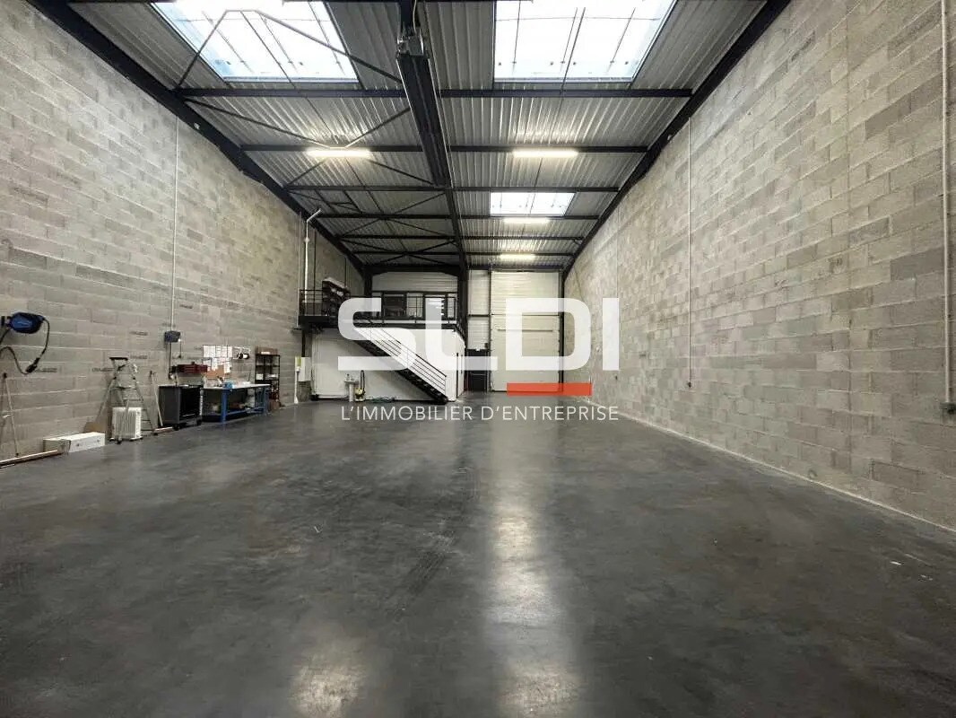 Office in Villefranche-sur-Saône for lease Building Photo- Image 1 of 9