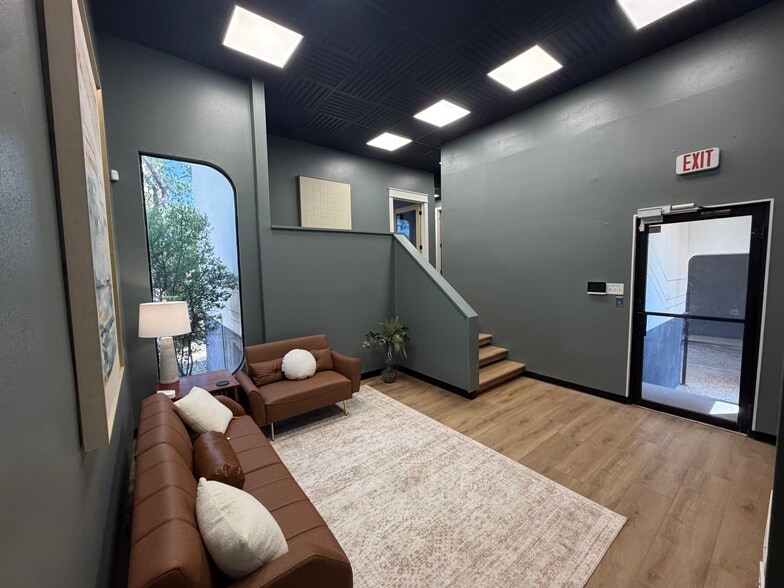 1919 Broadway, Lubbock, TX for lease - Building Photo - Image 3 of 32