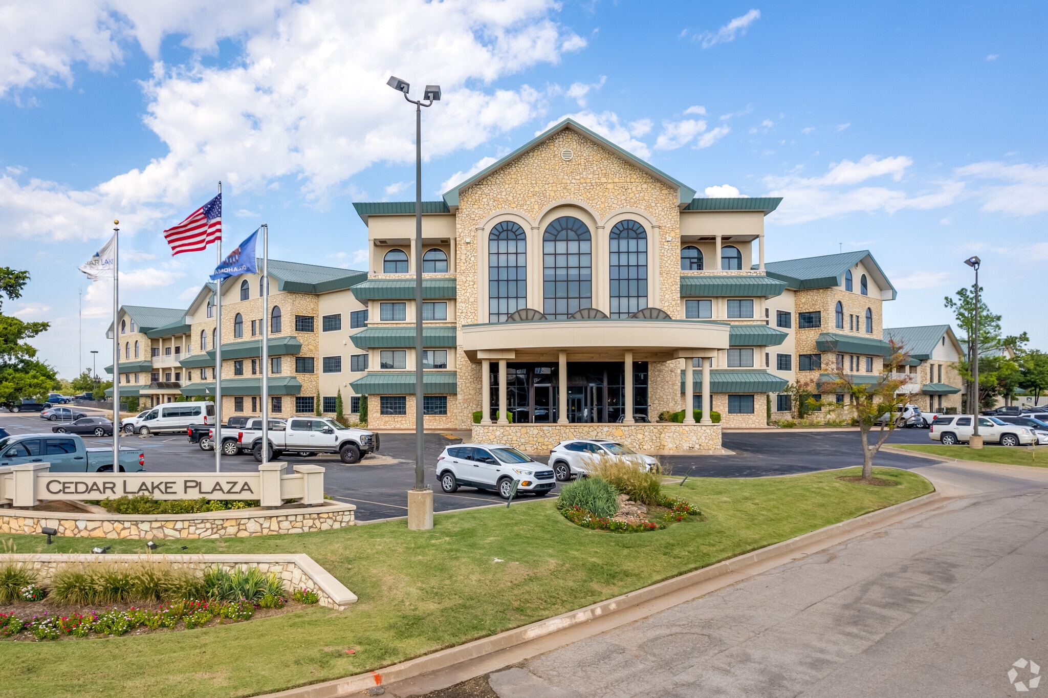 701 Cedar Lake Blvd, Oklahoma City, OK for lease Building Photo- Image 1 of 32