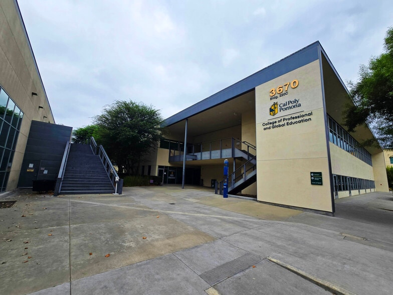 3670 W Temple Ave, Pomona, CA for lease - Building Photo - Image 2 of 14