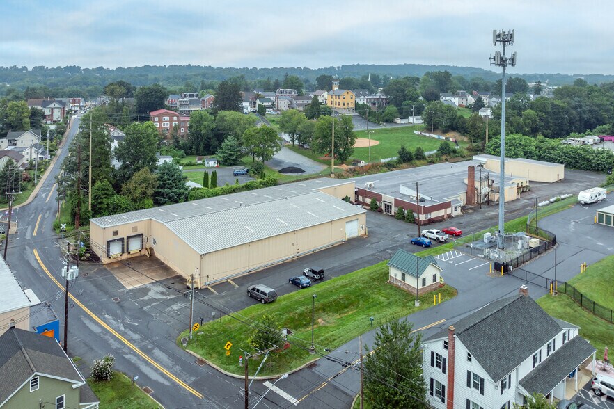 103-109 S Manor St, Mountville, PA à vendre - Photo du bâtiment - Image 1 de 5