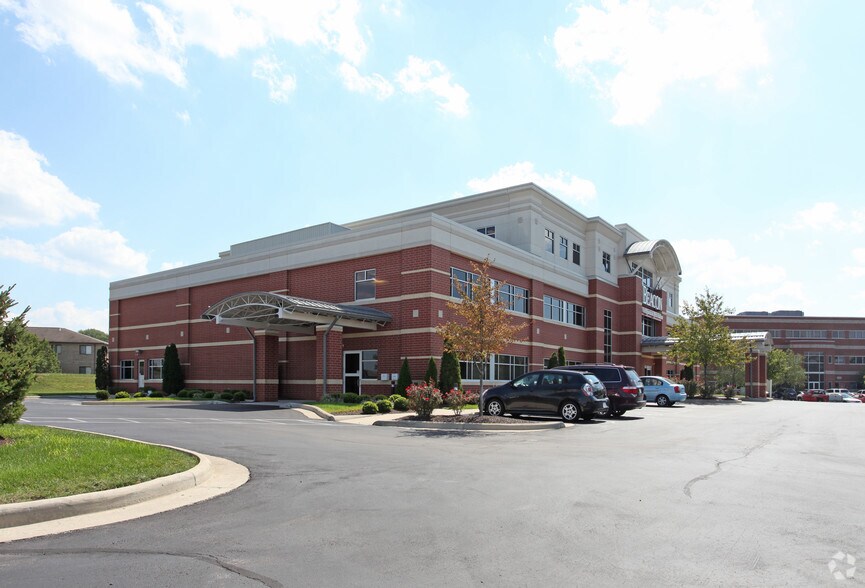 6480 Harrison Ave, Cincinnati, OH à louer - Photo du bâtiment - Image 2 de 2