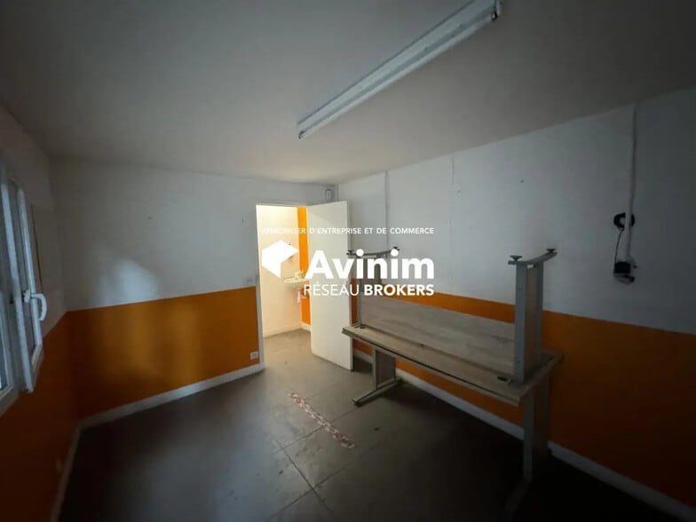 Industriel dans Villeneuve-la-Garenne à louer - Photo intérieure - Image 3 de 3