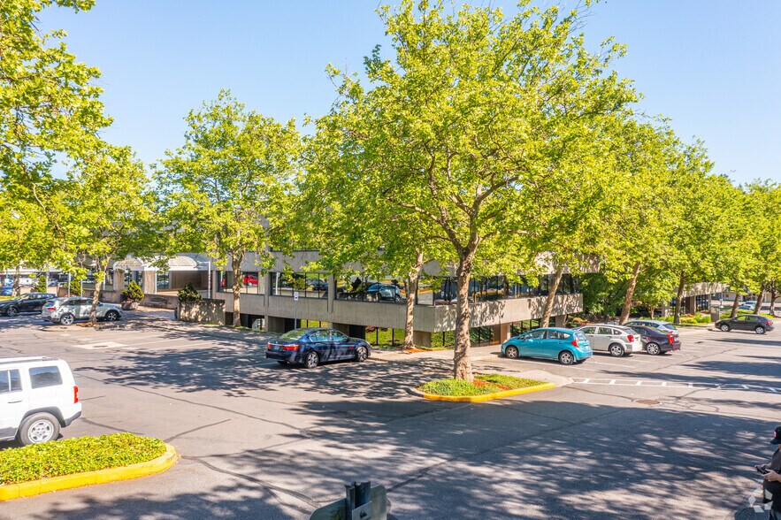 9400 SW Beaverton Hillsdale Hwy, Beaverton, OR à louer - Photo du bâtiment - Image 3 de 5
