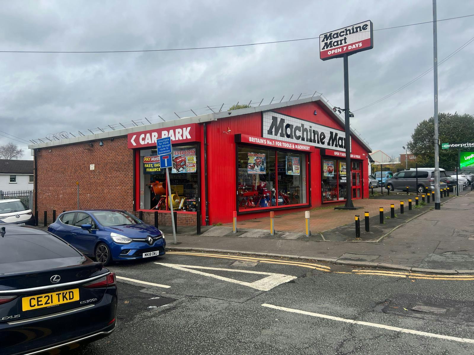 209 Bury New Rd, Manchester for lease Primary Photo- Image 1 of 10