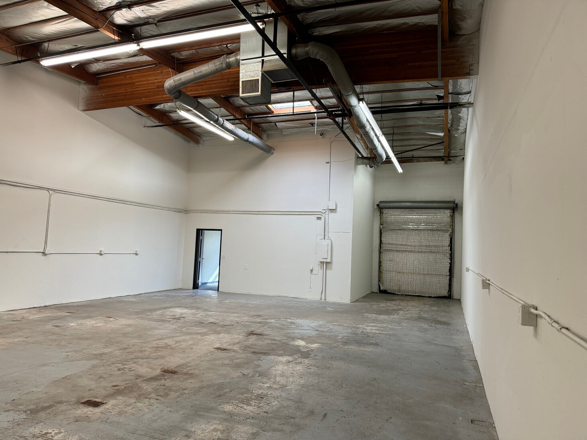 1933 W 11th St, Upland, CA for lease Interior Photo- Image 1 of 4