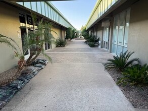 7600 E Camelback Rd, Scottsdale, AZ for lease Interior Photo- Image 2 of 2