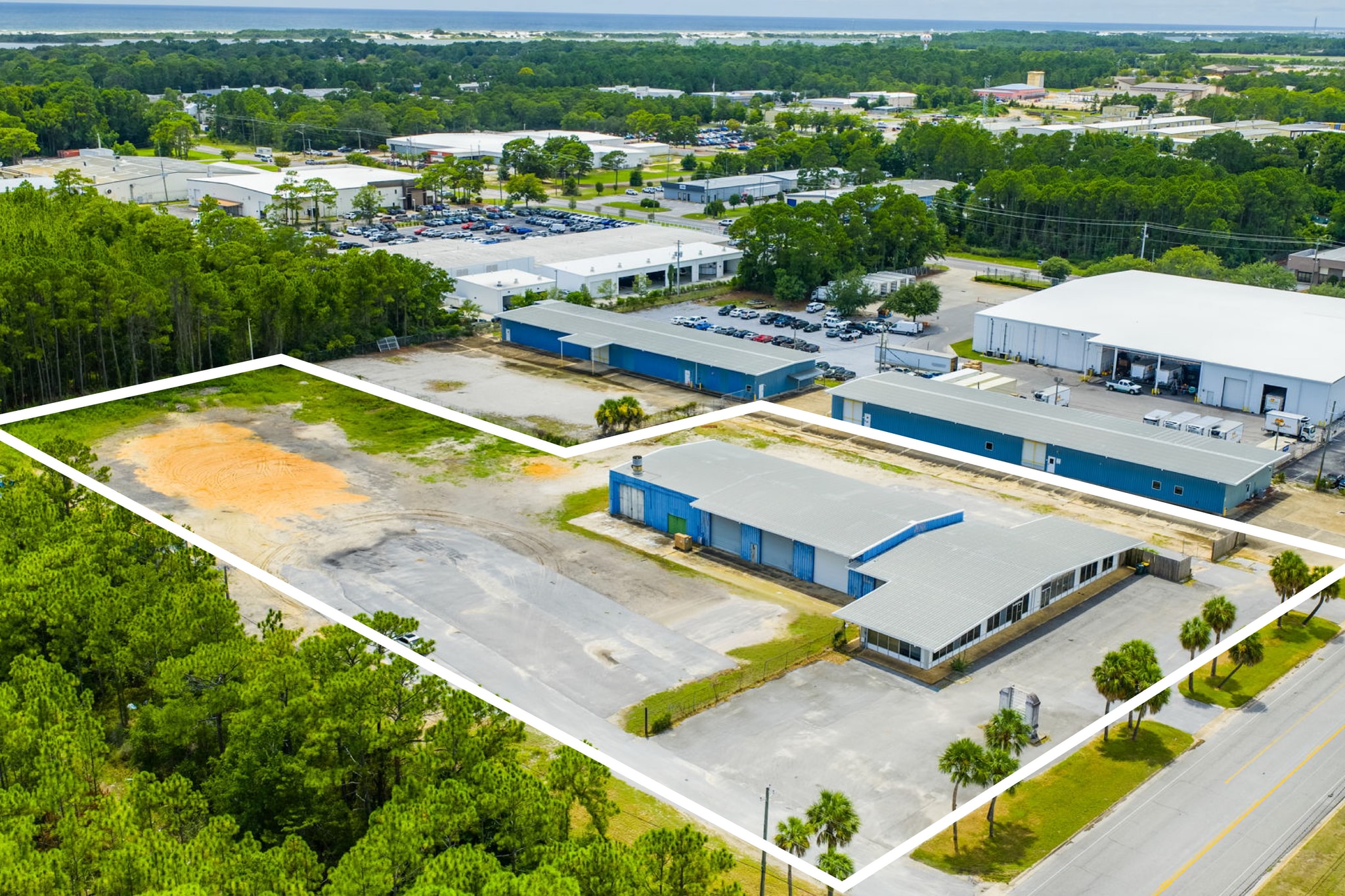 702 Anchors St NW, Fort Walton Beach, FL à vendre Photo principale- Image 1 de 13