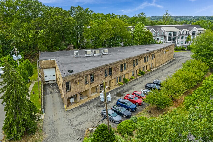 3 Tice Rd, Franklin Lakes, NJ à louer - Photo du bâtiment - Image 2 de 25