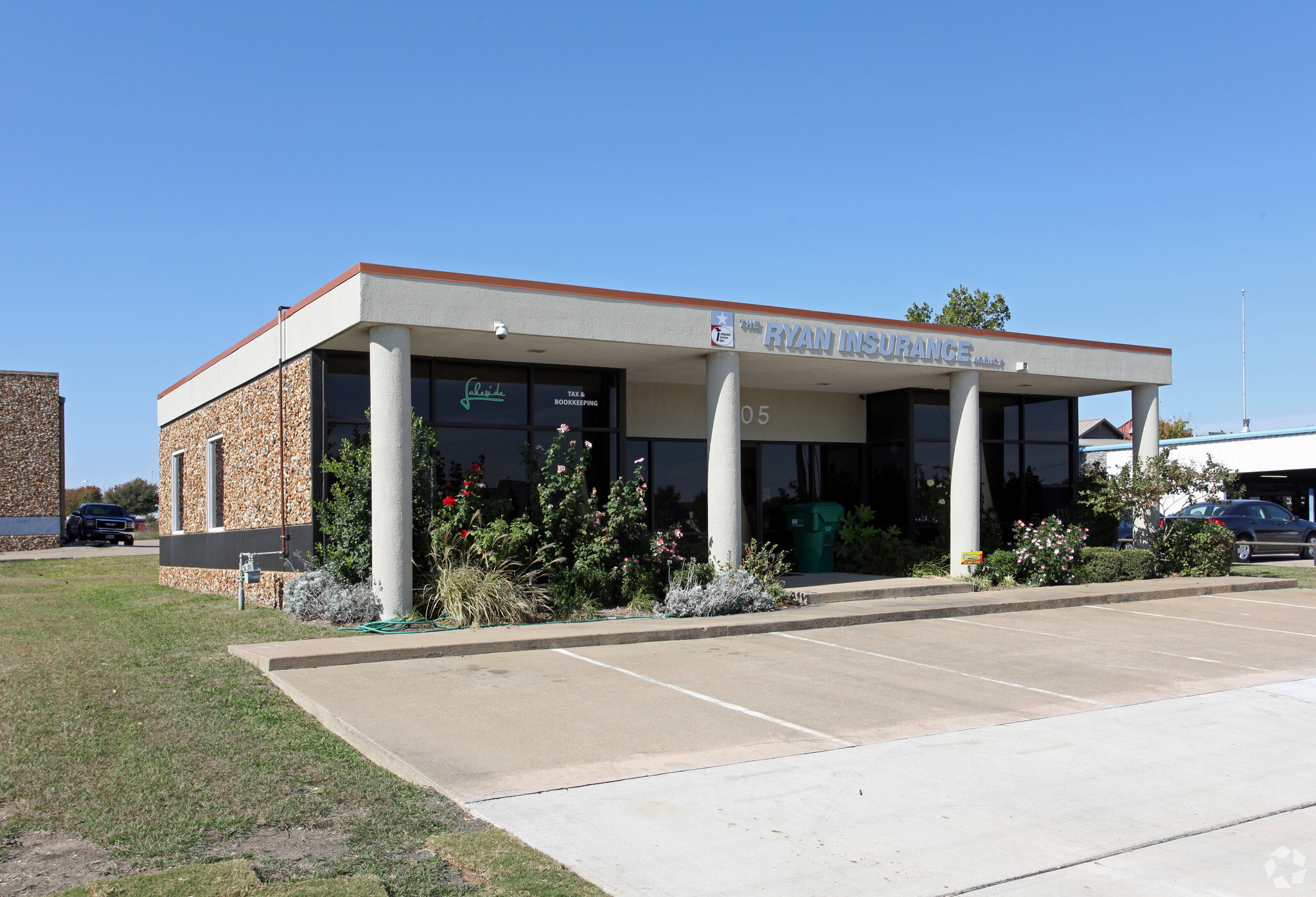 5105 Martin Dr, Rowlett, TX for lease Primary Photo- Image 1 of 6