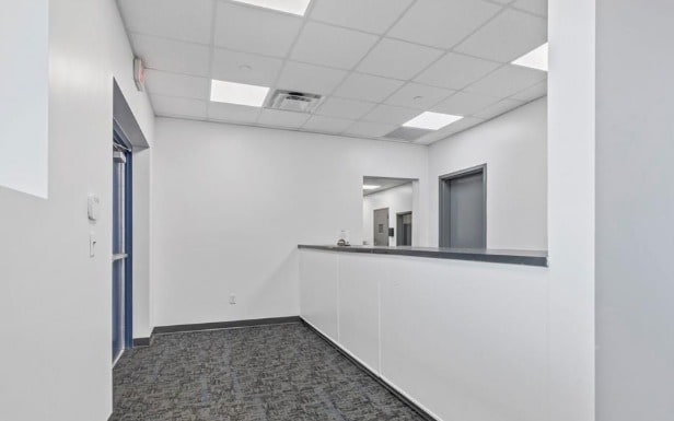 2925 Industrial Ave, Lake Charles, LA for sale - Interior Photo - Image 3 of 25