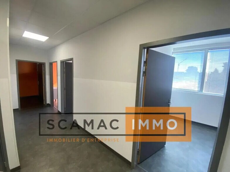 Office in Marseille for lease - Building Photo - Image 2 of 10