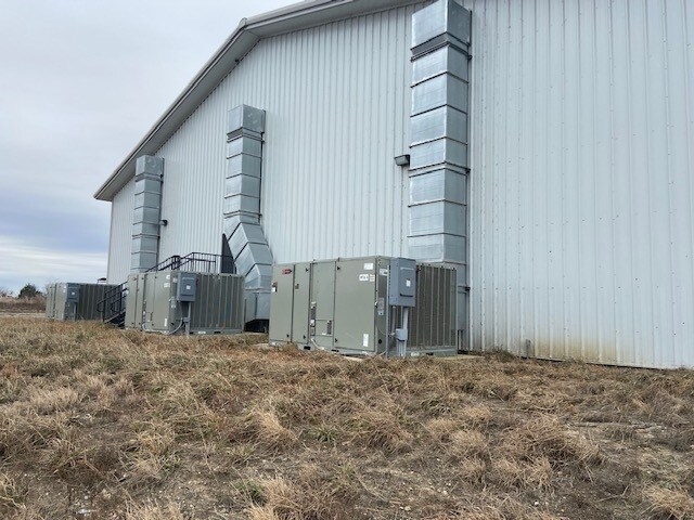 1705 South I-45 East, Corsicana, TX à vendre - Photo du bâtiment - Image 3 de 11