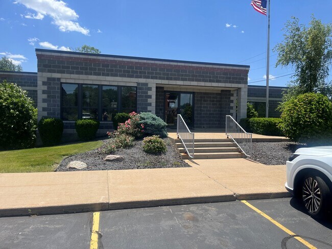 Plus de détails pour 403 E 3rd St, Sterling, IL - Bureau à vendre