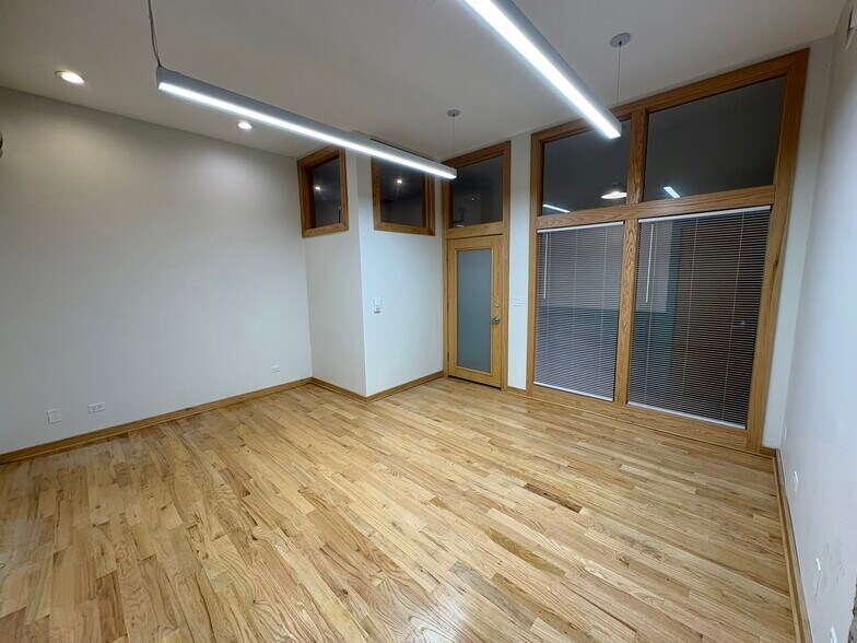 435 W Diversey Pky, Chicago, IL à louer - Photo du bâtiment - Image 3 de 14
