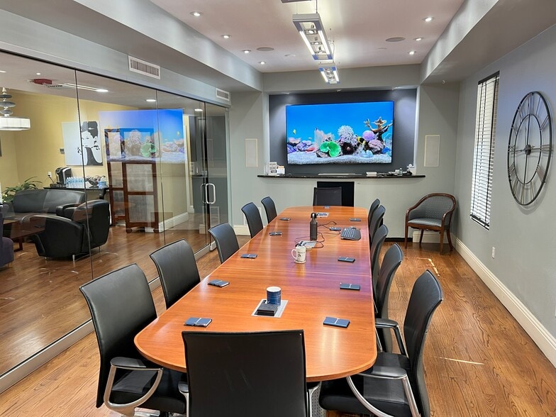 350 E Pine St, Orlando, FL for lease - Interior Photo - Image 3 of 36