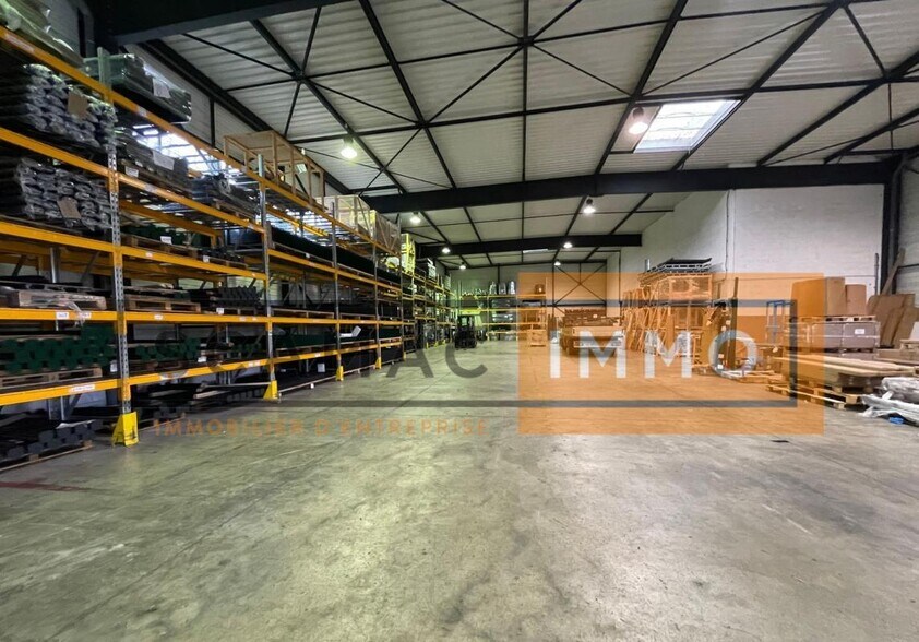 Industrial in Montévrain for lease - Building Photo - Image 2 of 9