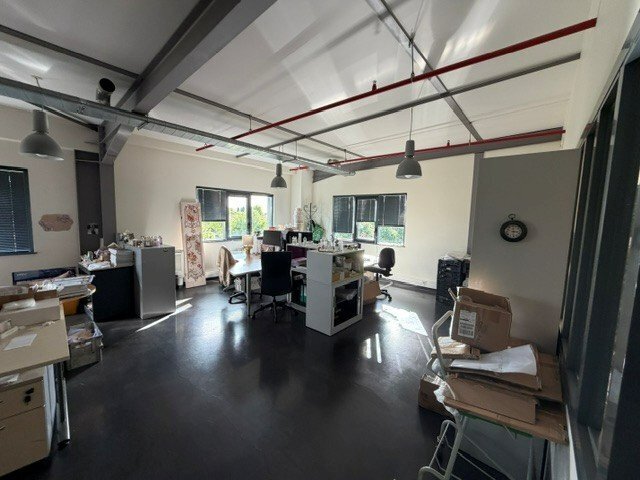 Office in for lease - Building Photo - Image 3 of 9