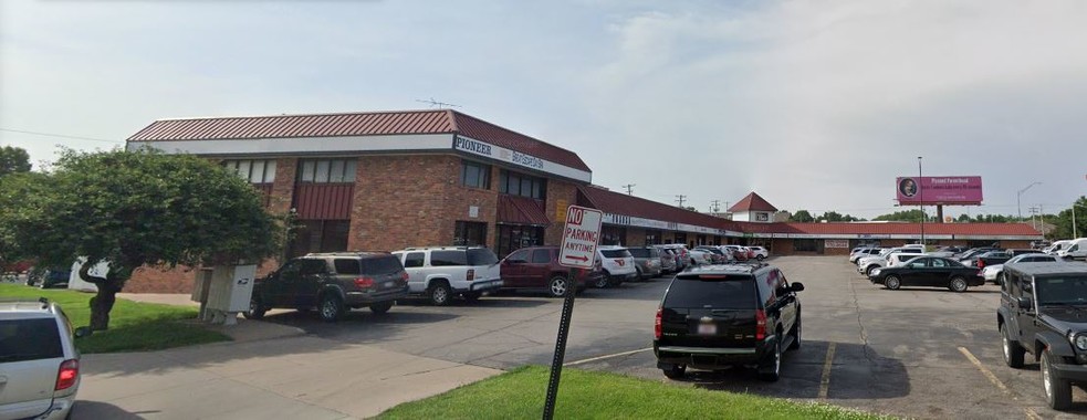 5604 S 48th St, Lincoln, NE for lease - Building Photo - Image 3 of 4