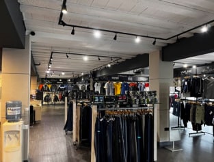 116-121 Bury New Rd, Manchester for lease Interior Photo- Image 1 of 3