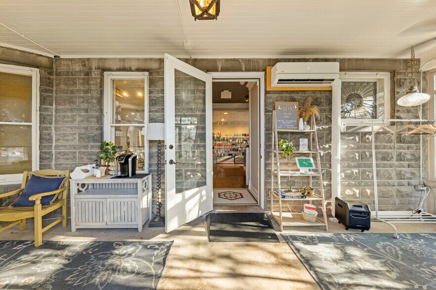 237 W Jefferson Ave, Naperville, IL à vendre - Photo du bâtiment - Image 3 de 9